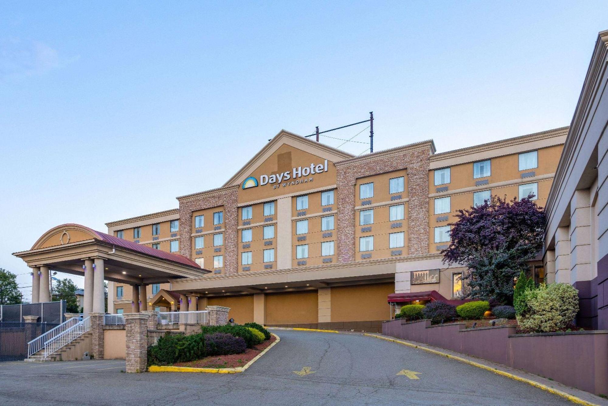 Days Hotel By Wyndham North Bergen Exteriér fotografie
